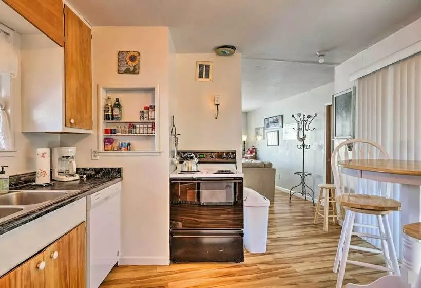 Walk To Downtown: Eclectic Murphys Home W/ Decks!