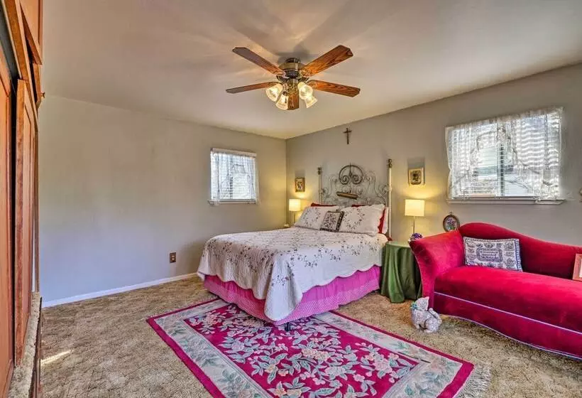 Walk To Downtown: Eclectic Murphys Home W/ Decks!