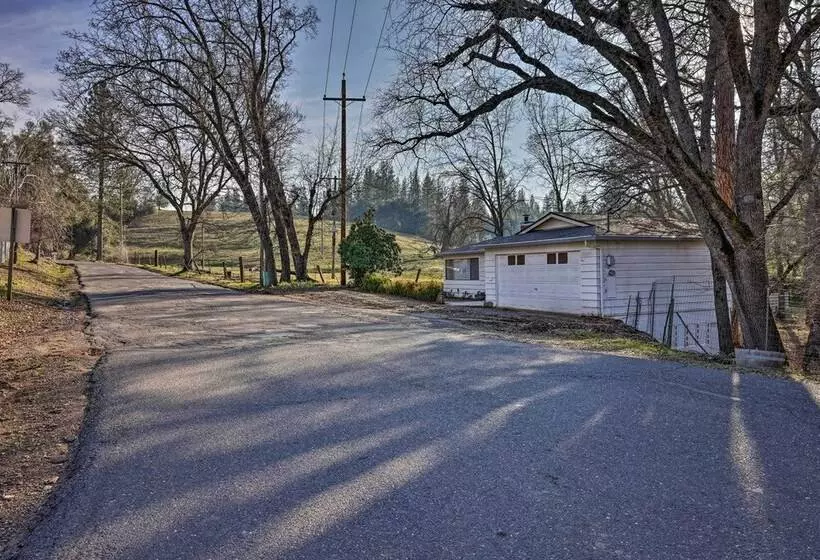 Walk To Downtown: Eclectic Murphys Home W/ Decks!