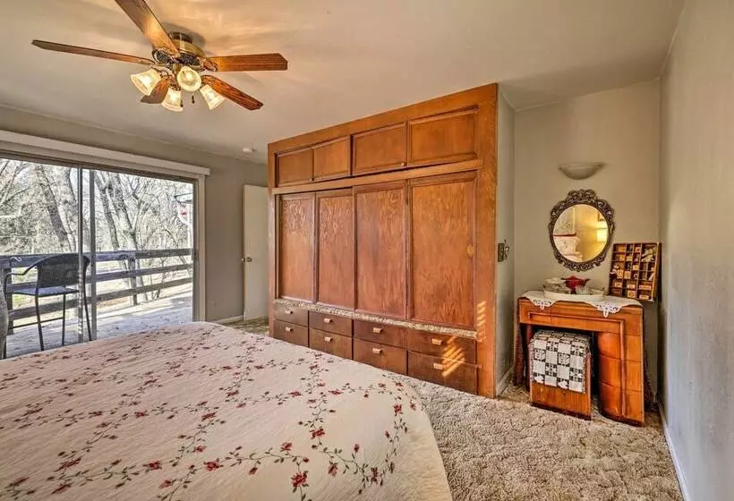 Walk To Downtown: Eclectic Murphys Home W/ Decks!