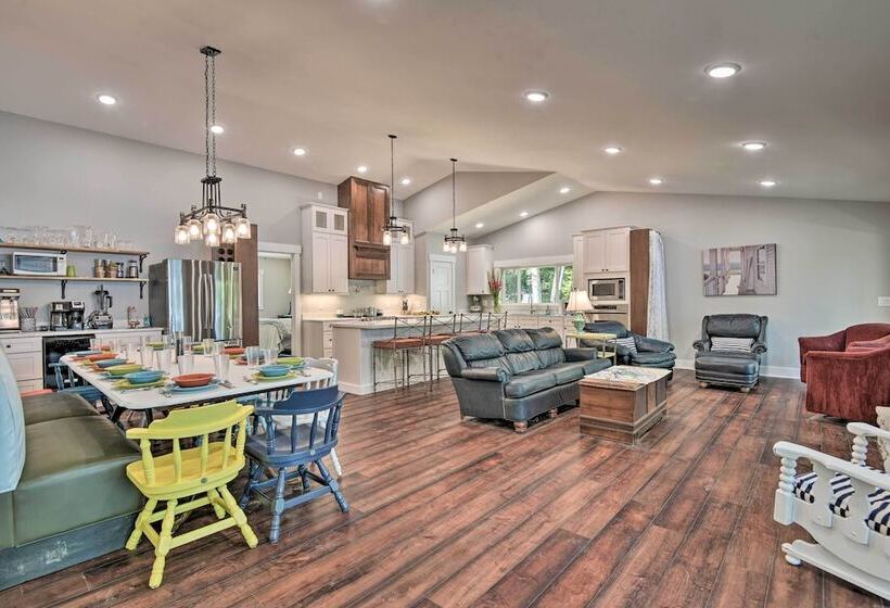 Renovated Lakeside Home W/ Private Boat Dock!