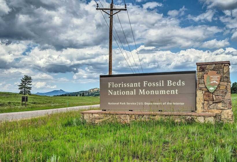 Rustic A Frame Hideout Near National Monument!