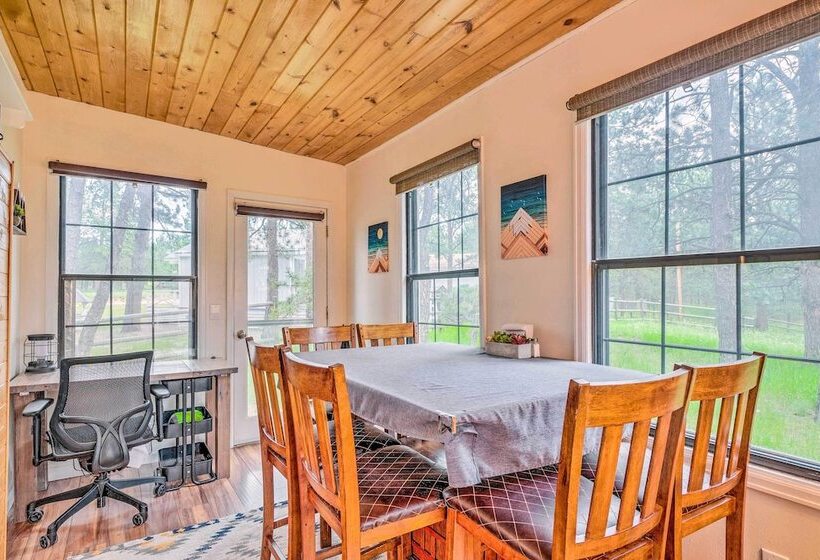 Rustic A Frame Hideout Near National Monument!