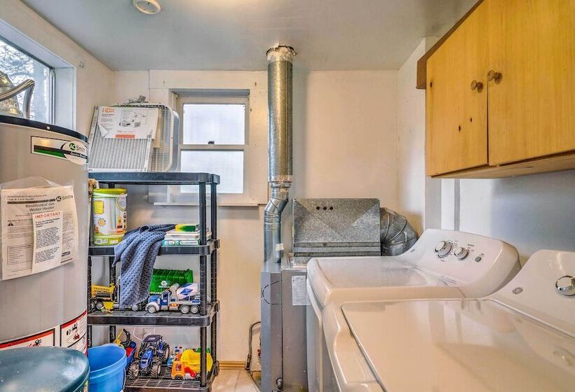 Rustic A Frame Hideout Near National Monument!