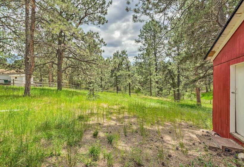 Rustic A Frame Hideout Near National Monument!