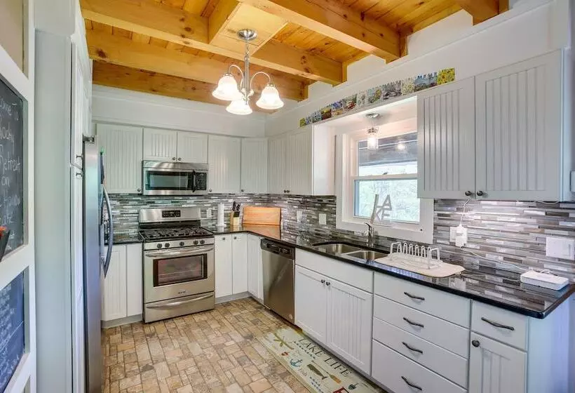 Rustic Dale Hollow Lake Cabin   Private Hot Tub!