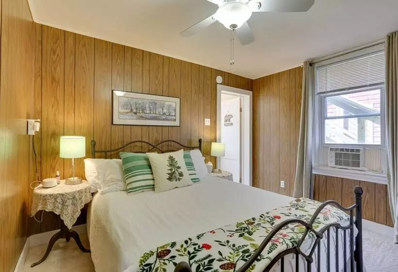 Scenic Home On The Delaware River, Pet Friendly!