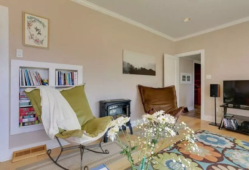 Scenic Home On The Delaware River, Pet Friendly!