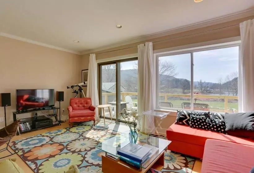 Scenic Home On The Delaware River, Pet Friendly!