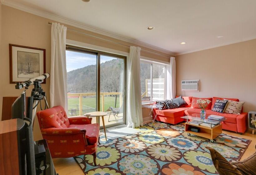 Scenic Home On The Delaware River, Pet Friendly!