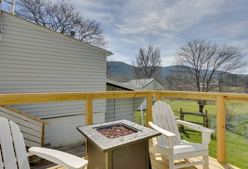 Scenic Home On The Delaware River, Pet Friendly!