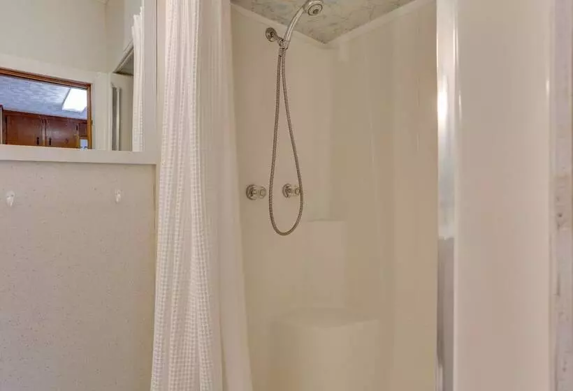 Scenic Home On The Delaware River, Pet Friendly!