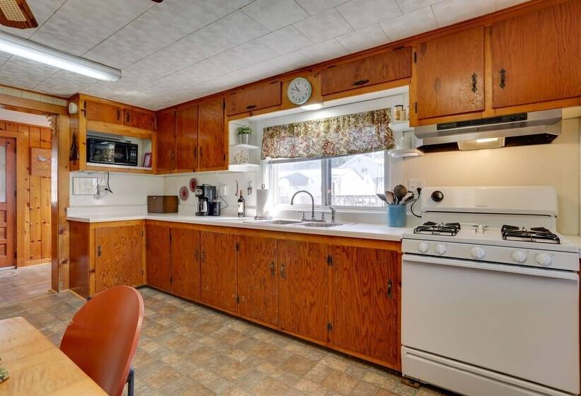 Scenic Home On The Delaware River, Pet Friendly!