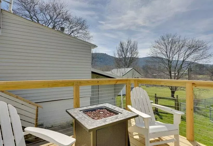 Scenic Home On The Delaware River, Pet Friendly!