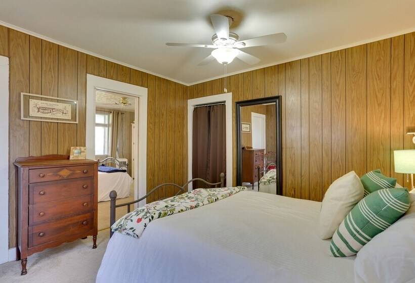 Scenic Home On The Delaware River, Pet Friendly!