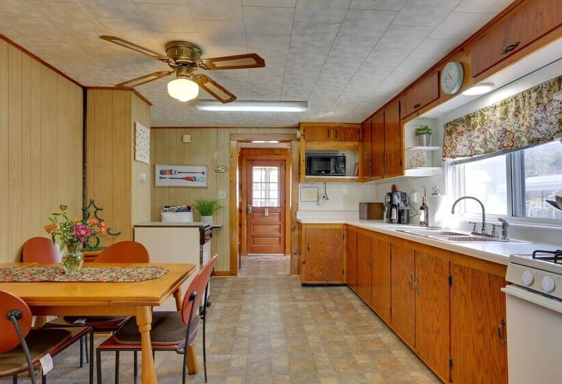 Scenic Home On The Delaware River, Pet Friendly!