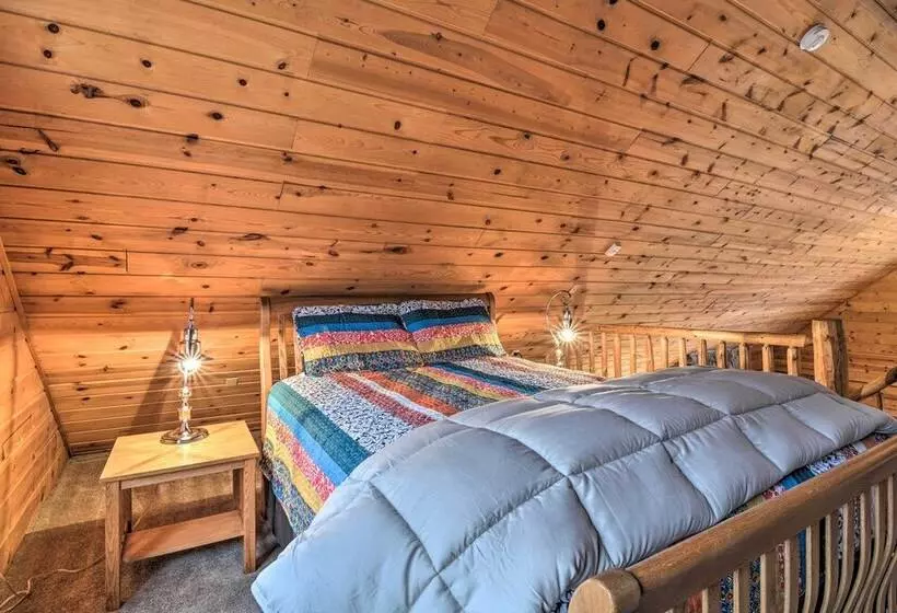 Secluded Gaylord Cabin W/ Deck, Fire Pit & Grill!