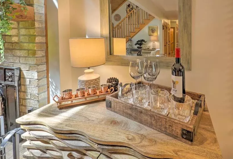 Secluded Leesburg Retreat W/ Private Hot Tub!