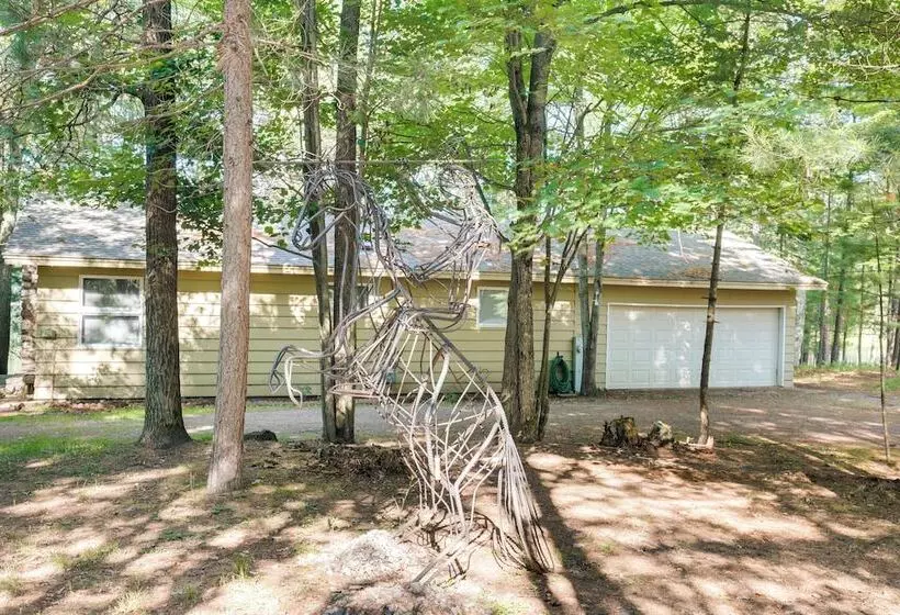 Serene Woodruff Cottage: Lakefront Access!