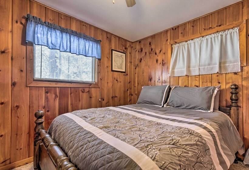 Serene Woodruff Cottage: Lakefront Access!