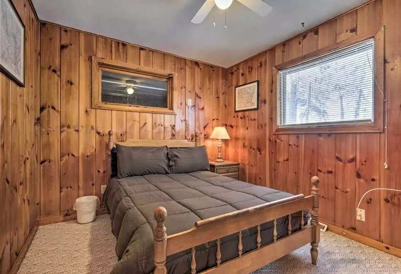 Serene Woodruff Cottage: Lakefront Access!