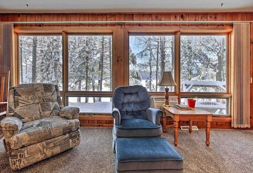 Serene Woodruff Cottage: Lakefront Access!