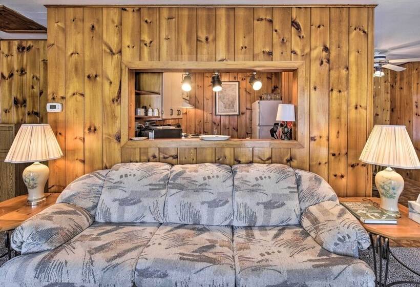 Serene Woodruff Cottage: Lakefront Access!