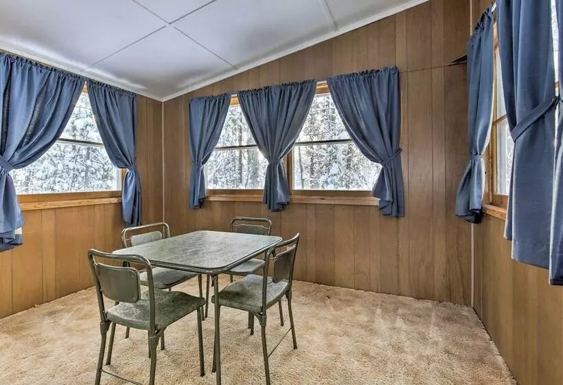 Serene Woodruff Cottage: Lakefront Access!