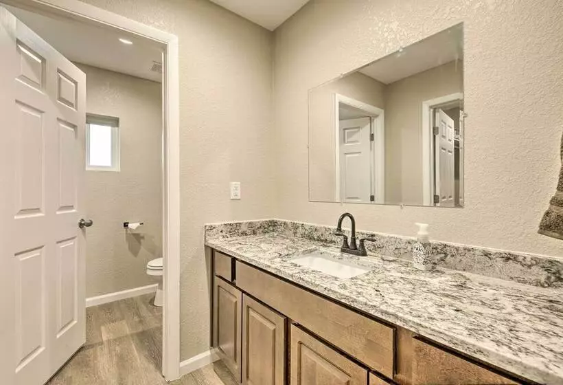 Quiet Show Low Home W/ White Mountain Lake Access!