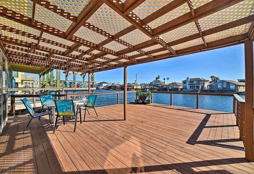 Snowbird Getaway: Waterfront Home, 1 Mi To Beach