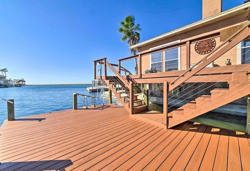 Snowbird Getaway: Waterfront Home, 1 Mi To Beach