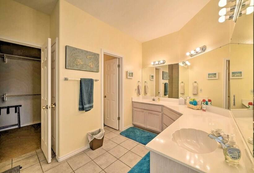 Snowbird Getaway: Waterfront Home, 1 Mi To Beach