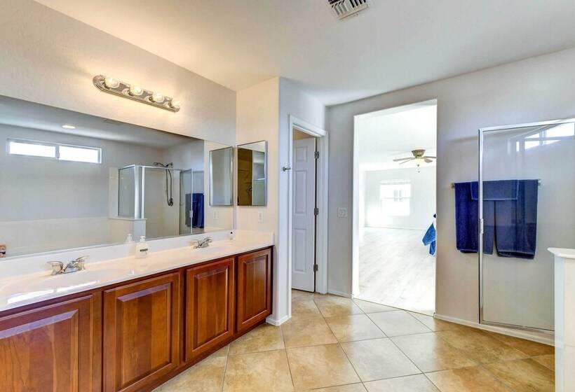 Spacious Arizona Home: Pool, 9 Mi To San Tan Mtn