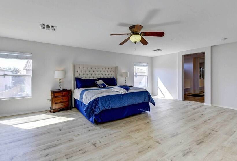 Spacious Arizona Home: Pool, 9 Mi To San Tan Mtn