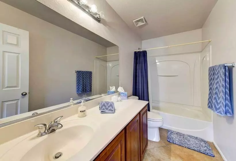 Spacious Arizona Home: Pool, 9 Mi To San Tan Mtn