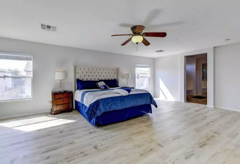 Spacious Arizona Home: Pool, 9 Mi To San Tan Mtn