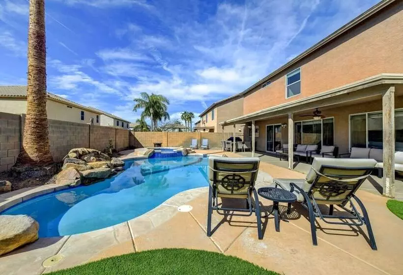 Spacious Arizona Home: Pool, 9 Mi To San Tan Mtn