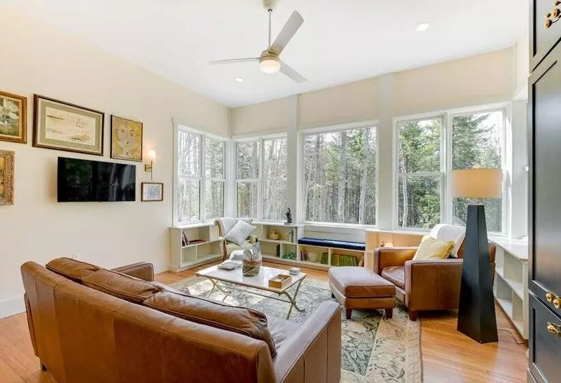 Stunning Seal Cove Home Near Acadia National Park!