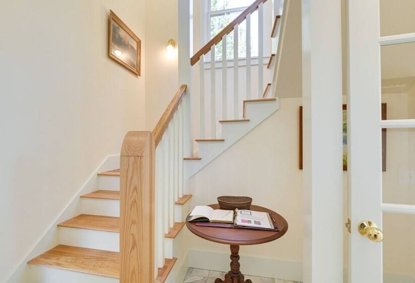 Stunning Seal Cove Home Near Acadia National Park!