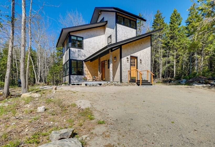 Stunning Seal Cove Home Near Acadia National Park!