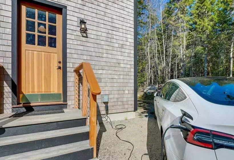 Stunning Seal Cove Home Near Acadia National Park!