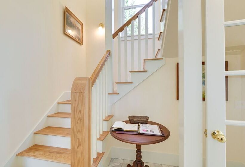 Stunning Seal Cove Home Near Acadia National Park!