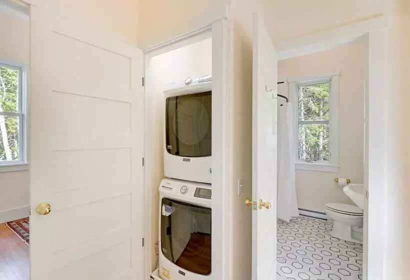 Stunning Seal Cove Home Near Acadia National Park!