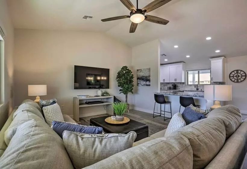 Sun City West Vacation Home W/ Putting Green!