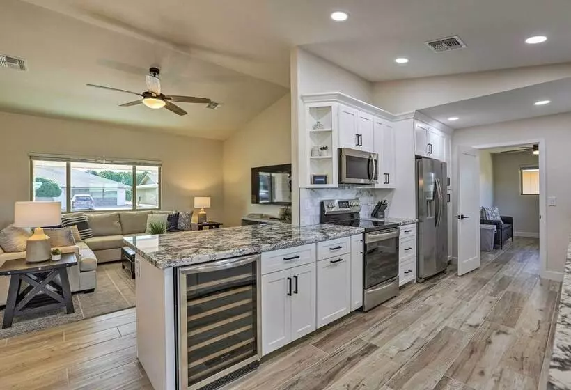 Sun City West Vacation Home W/ Putting Green!