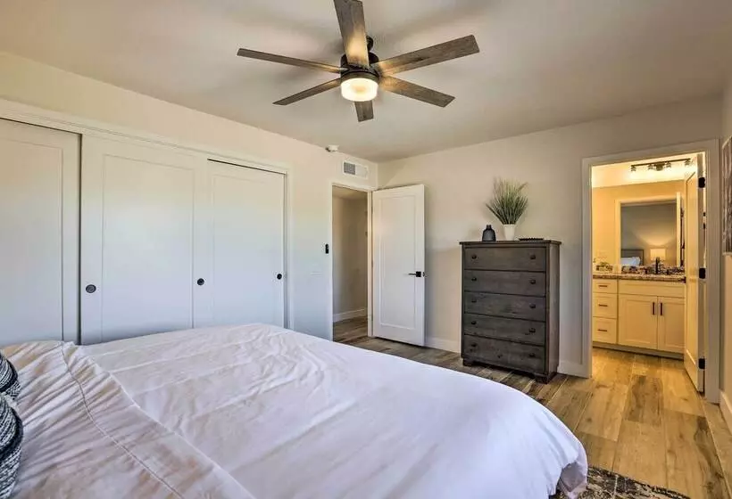 Sun City West Vacation Home W/ Putting Green!