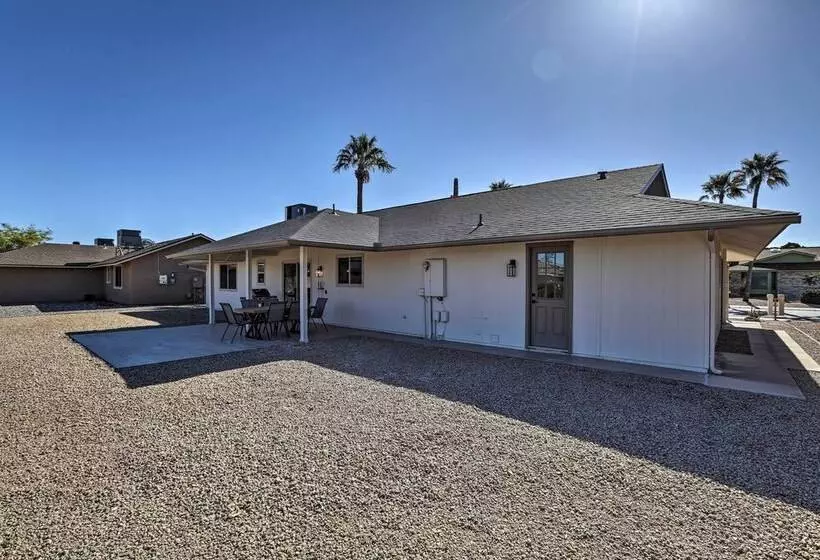 Sun City West Vacation Home W/ Putting Green!