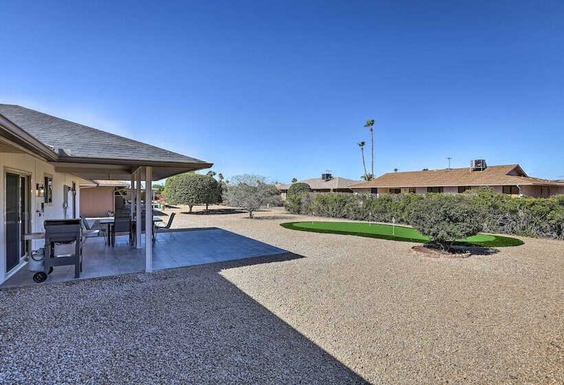 Sun City West Vacation Home W/ Putting Green!