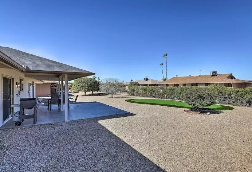 Sun City West Vacation Home W/ Putting Green!
