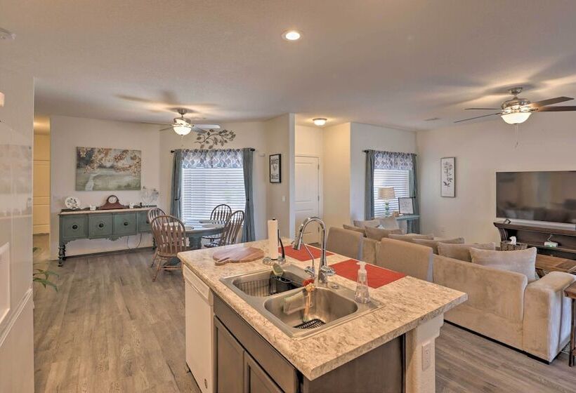 Sunny Bullhead City Home W/ Patio & Mnt View!